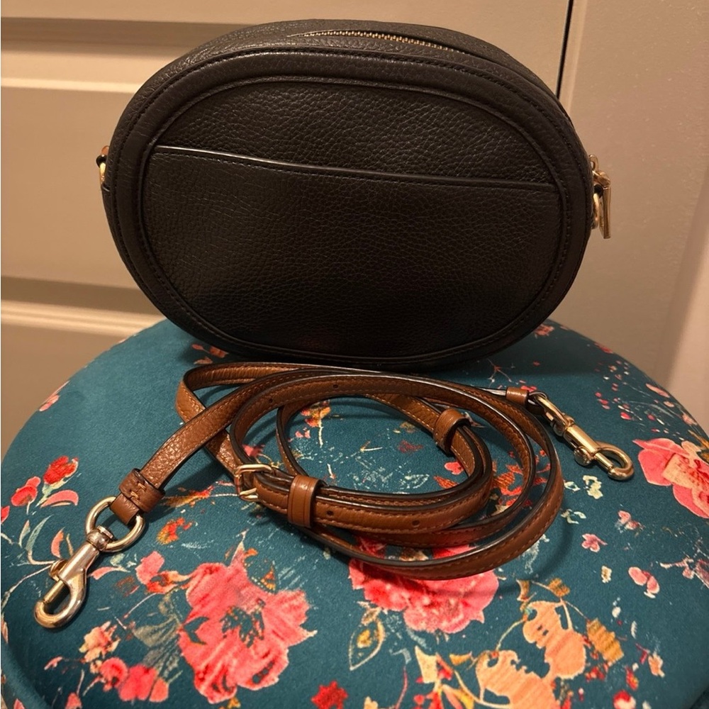 Coach C4056 Horse and Carriage Camera Crossbody Bag - Picture 6 of 10